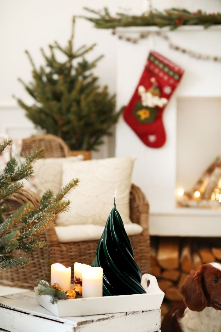 Candela laccata Albero di Natale artigianale- Verde Scuro- Altezza 13 cm